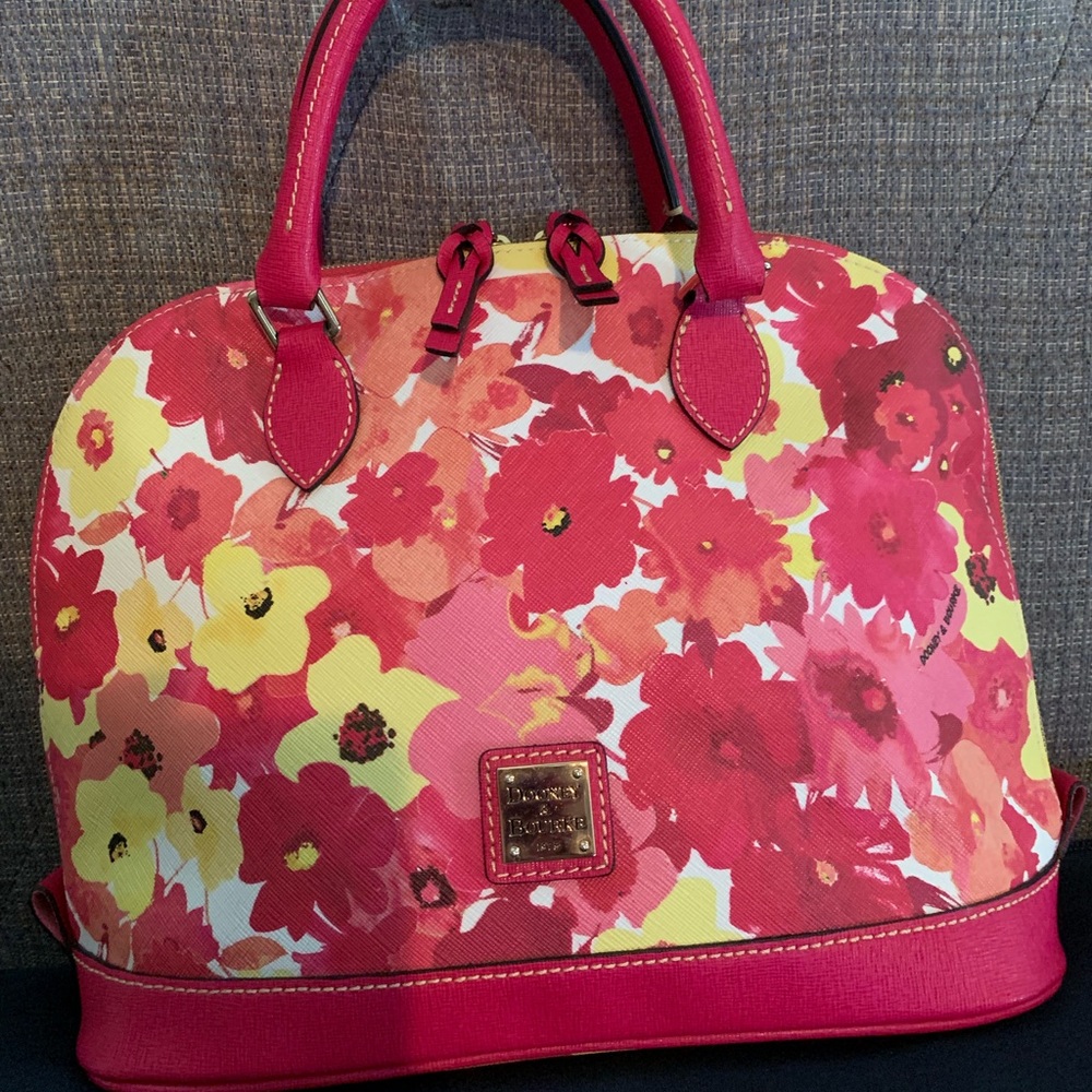 🌺 Sold🌼Donney & Bourke Floral Bag